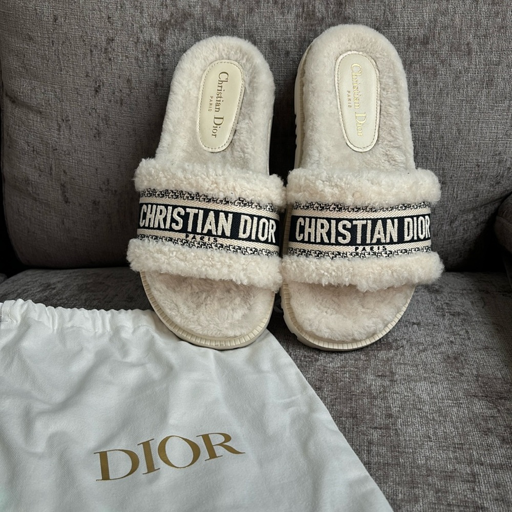 Embroidered Dior shearling dway slide